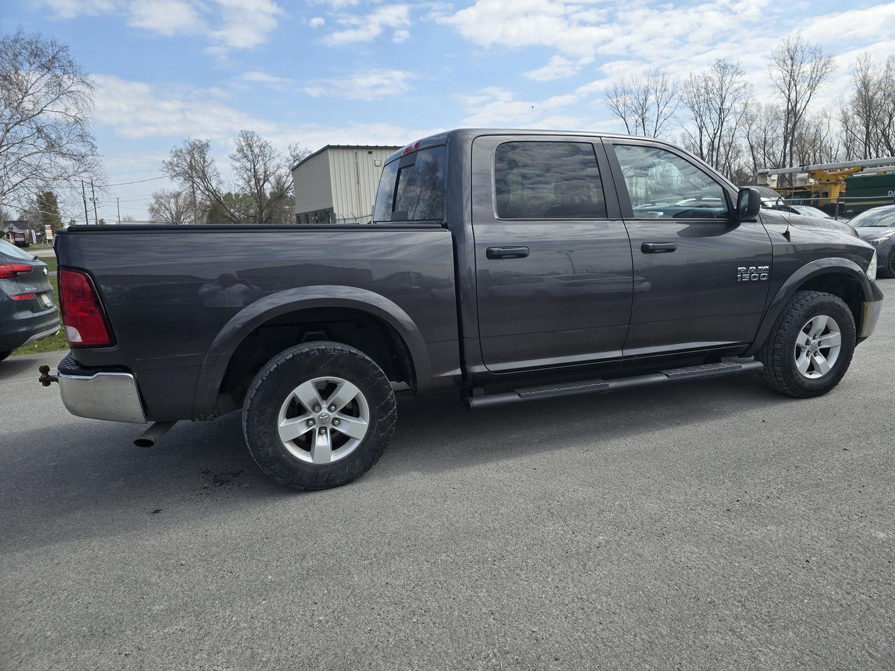 2018 RAM 1500 OUTDOORSMAN CREW CAB Photo3