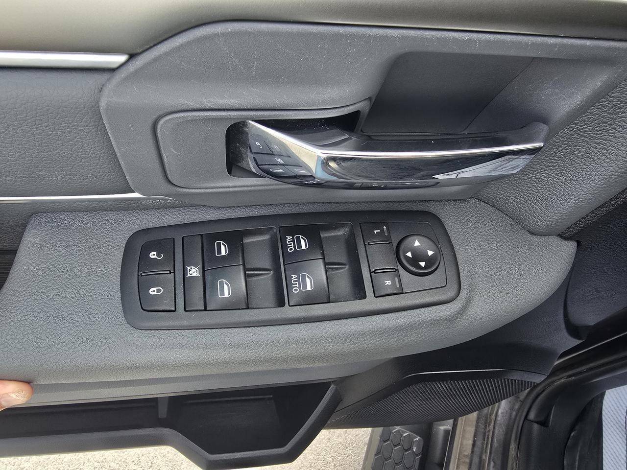 2018 RAM 1500 OUTDOORSMAN CREW CAB Photo