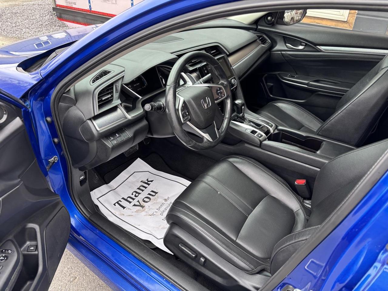 2018 Honda Civic Touring (CVT) 4dr Sedan Photo4