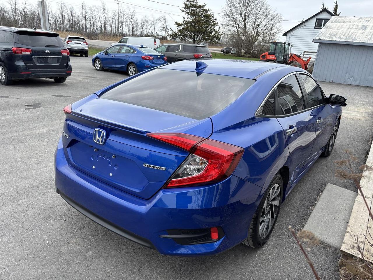 2018 Honda Civic Touring (CVT) 4dr Sedan Photo
