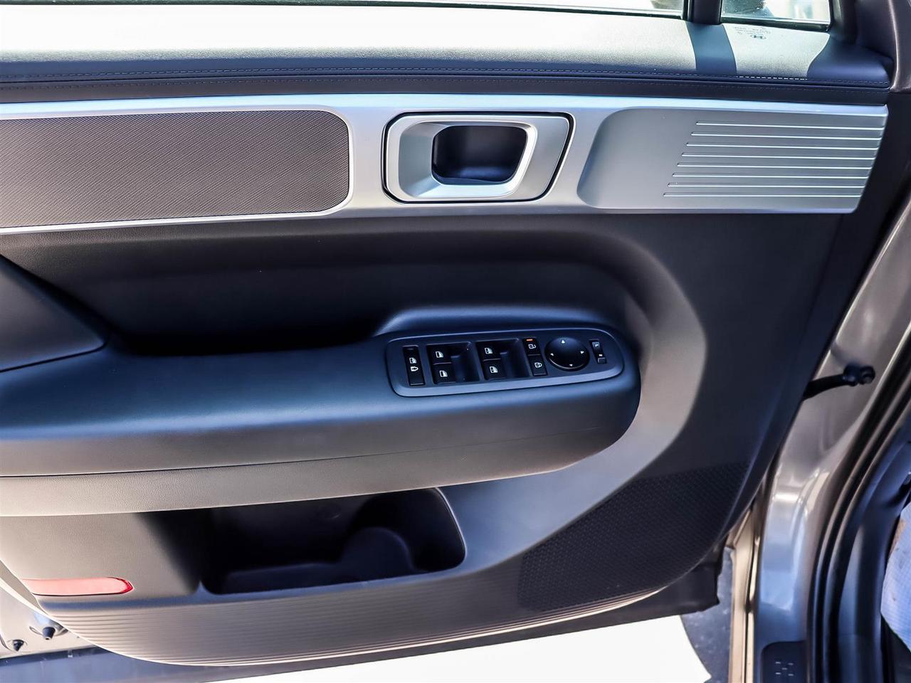 2025 Hyundai Santa Fe Hybrid PREFERRED Photo