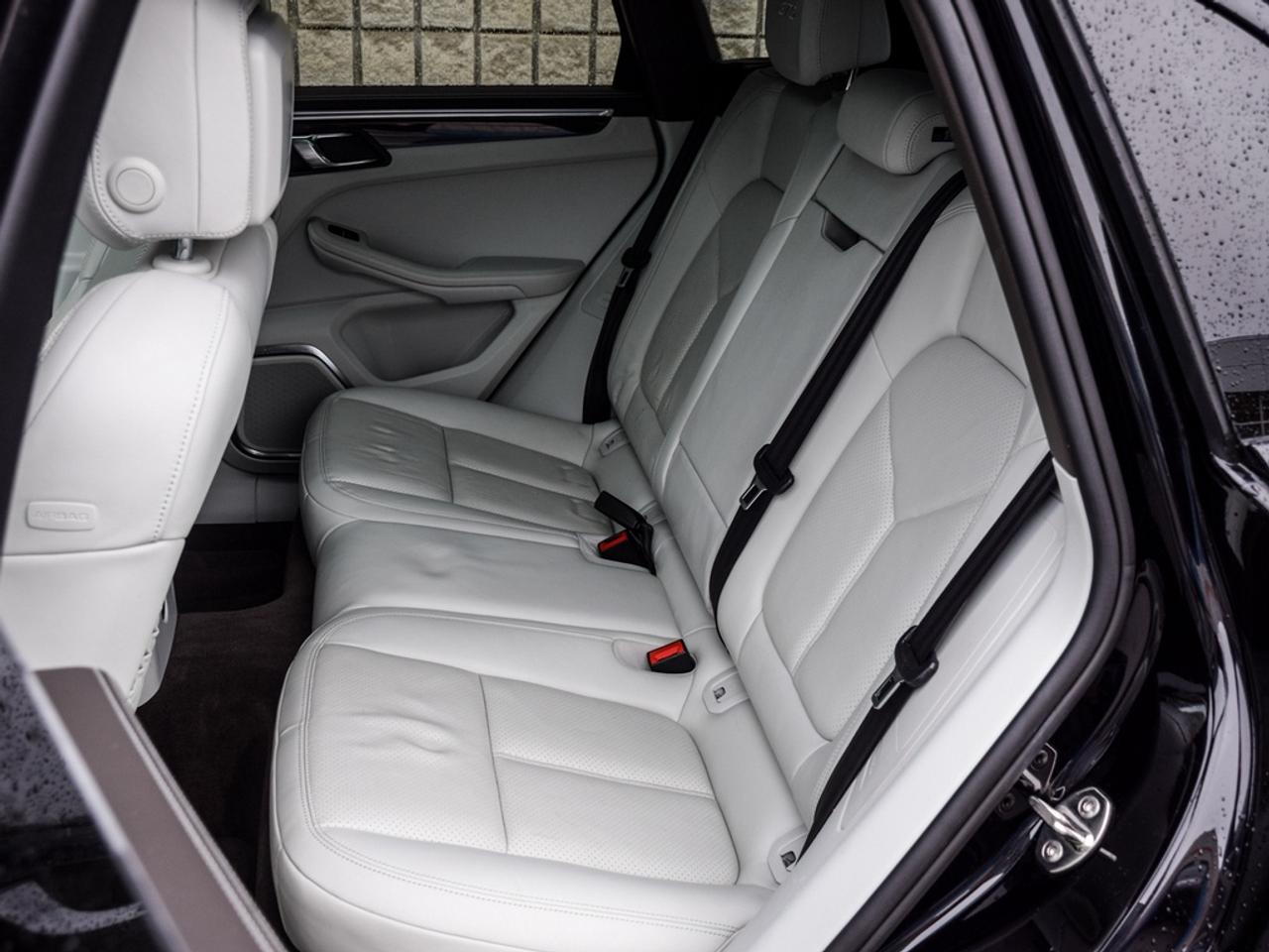 2017 Porsche Macan GTS 4dr All-Wheel Drive Photo