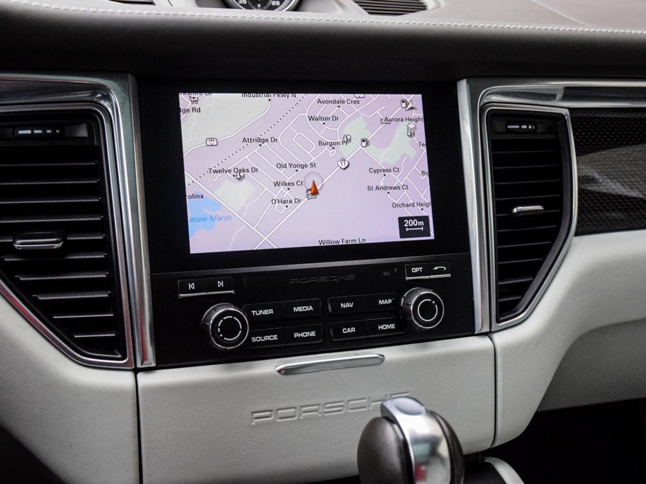 2017 Porsche Macan GTS 4dr All-Wheel Drive Photo