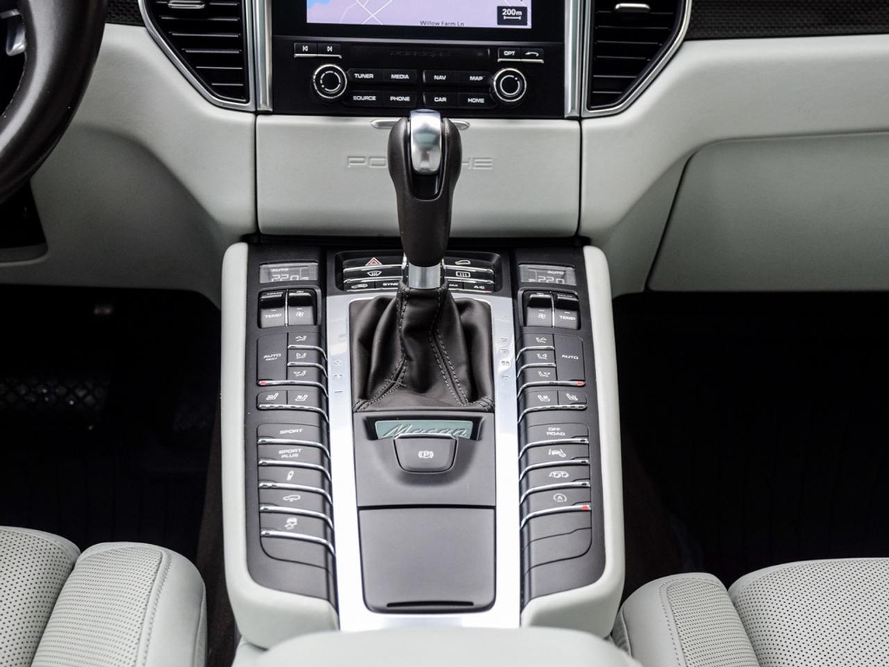 2017 Porsche Macan GTS 4dr All-Wheel Drive Photo