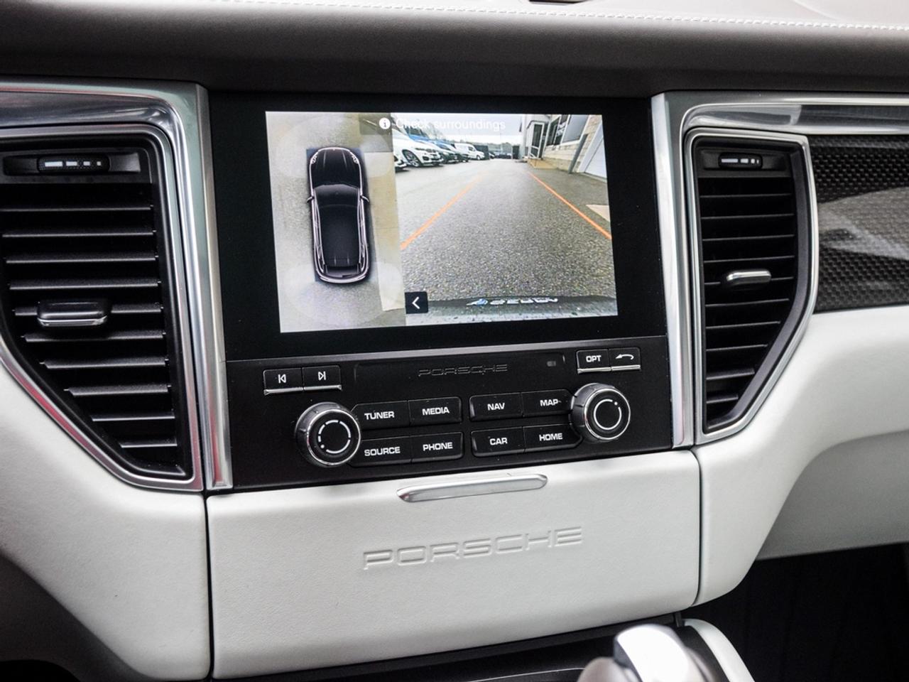 2017 Porsche Macan GTS 4dr All-Wheel Drive Photo