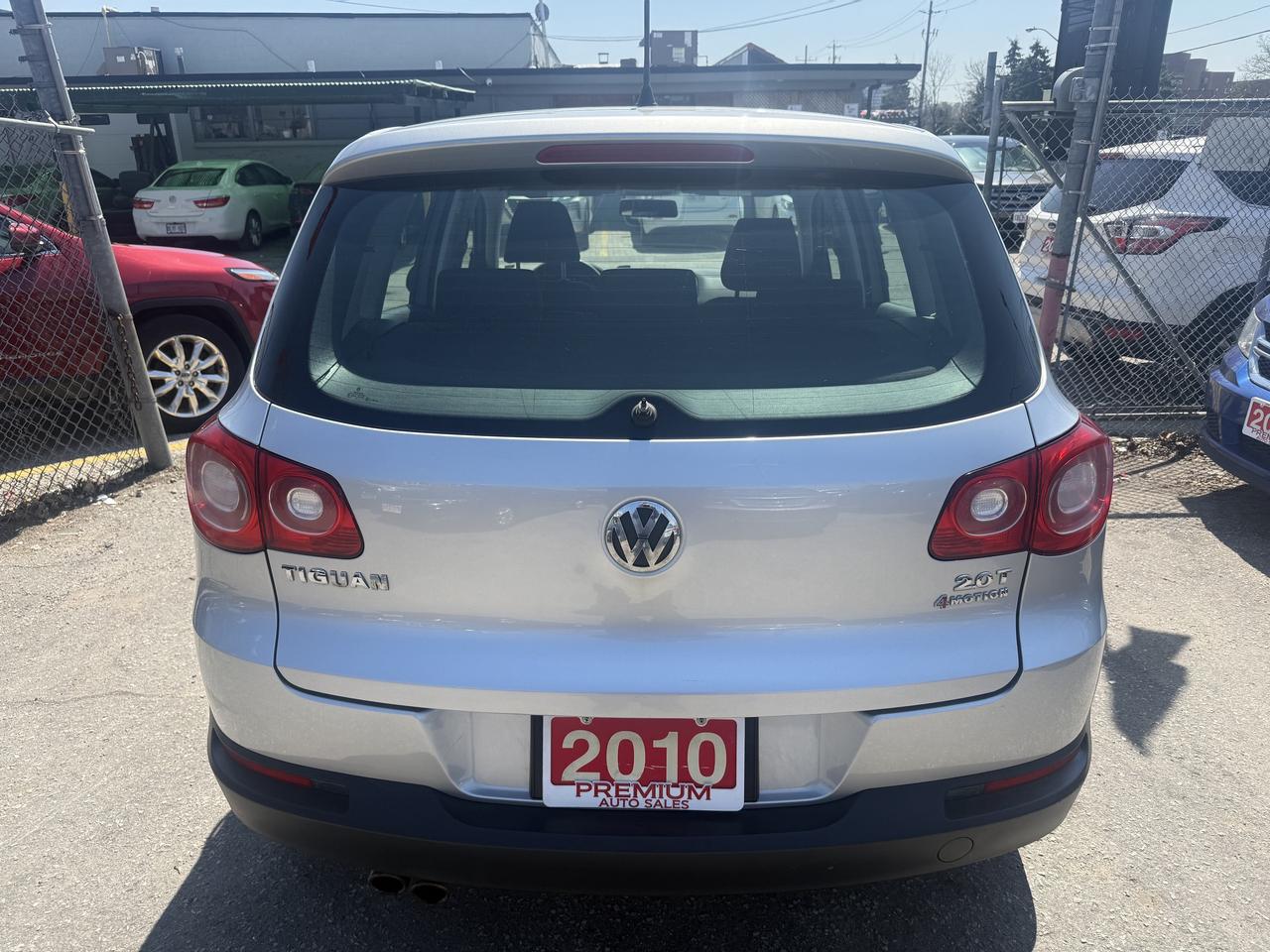 2010 Volkswagen Tiguan *** 3 YEAR WARRANTY INCLUDED *** Photo