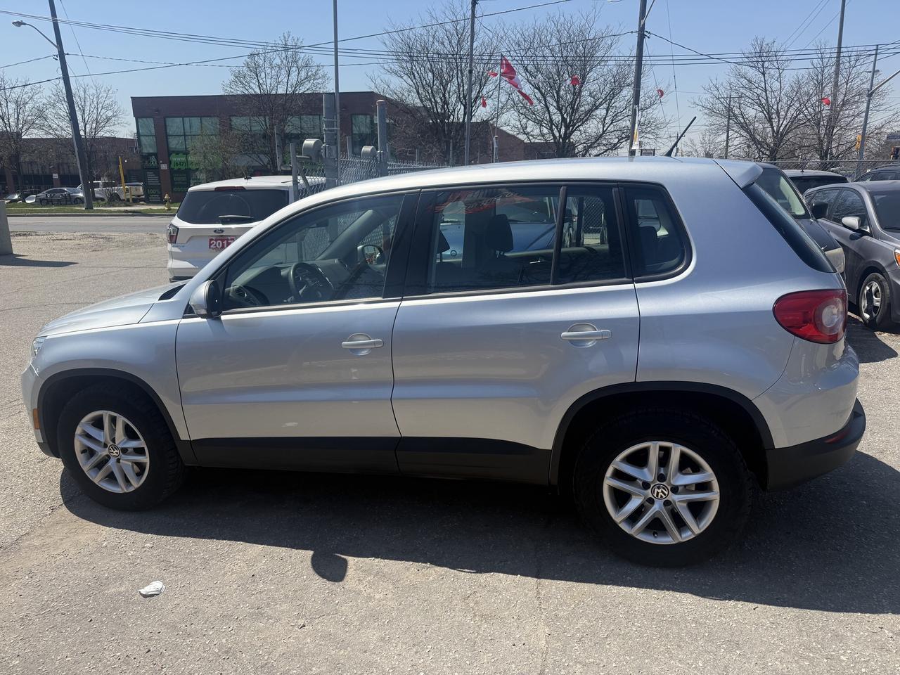 2010 Volkswagen Tiguan *** 3 YEAR WARRANTY INCLUDED *** Photo