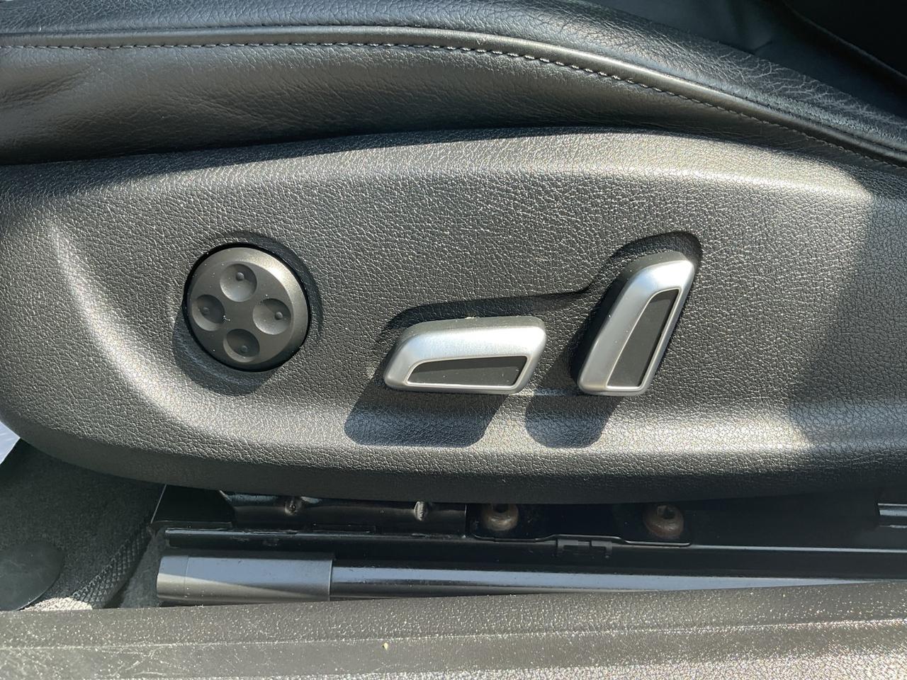 2016 Audi A5 2.0T Technik Quattro 8A - LEATHER! NAV! BACK-UP CA Photo