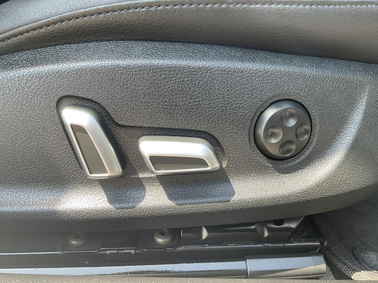 2016 Audi A5 2.0T Technik Quattro 8A - LEATHER! NAV! BACK-UP CA Photo