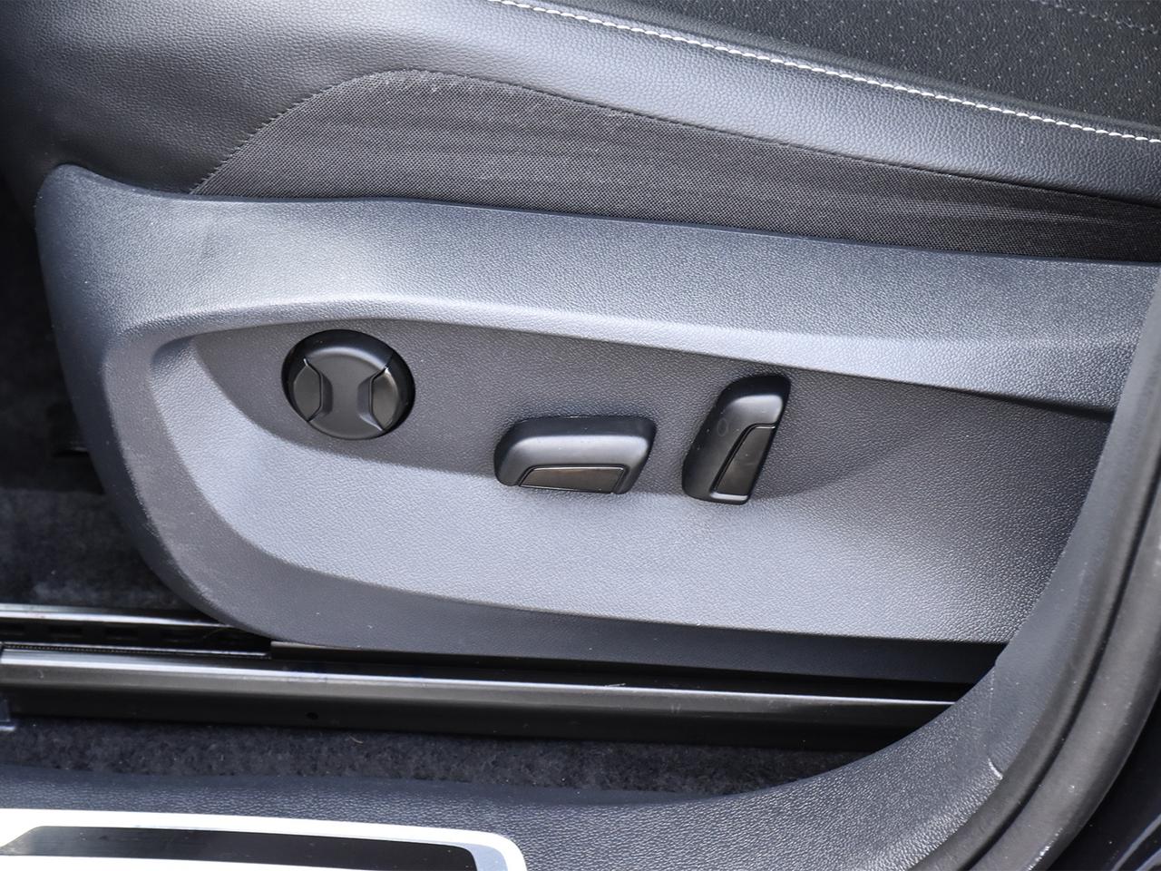2024 Volkswagen Tiguan Comfortline R-Line Black Edition Photo