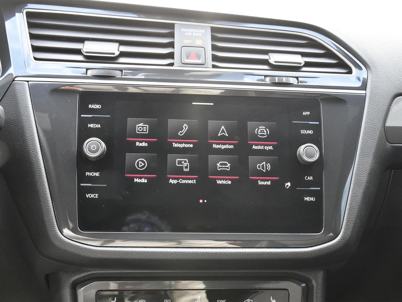 2024 Volkswagen Tiguan Comfortline R-Line Black Edition Photo
