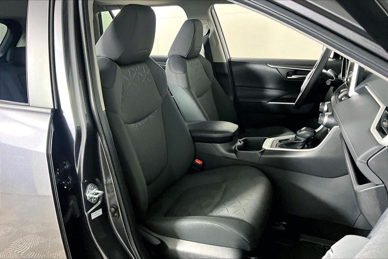 2024 Toyota RAV4 XLE AWD Photo