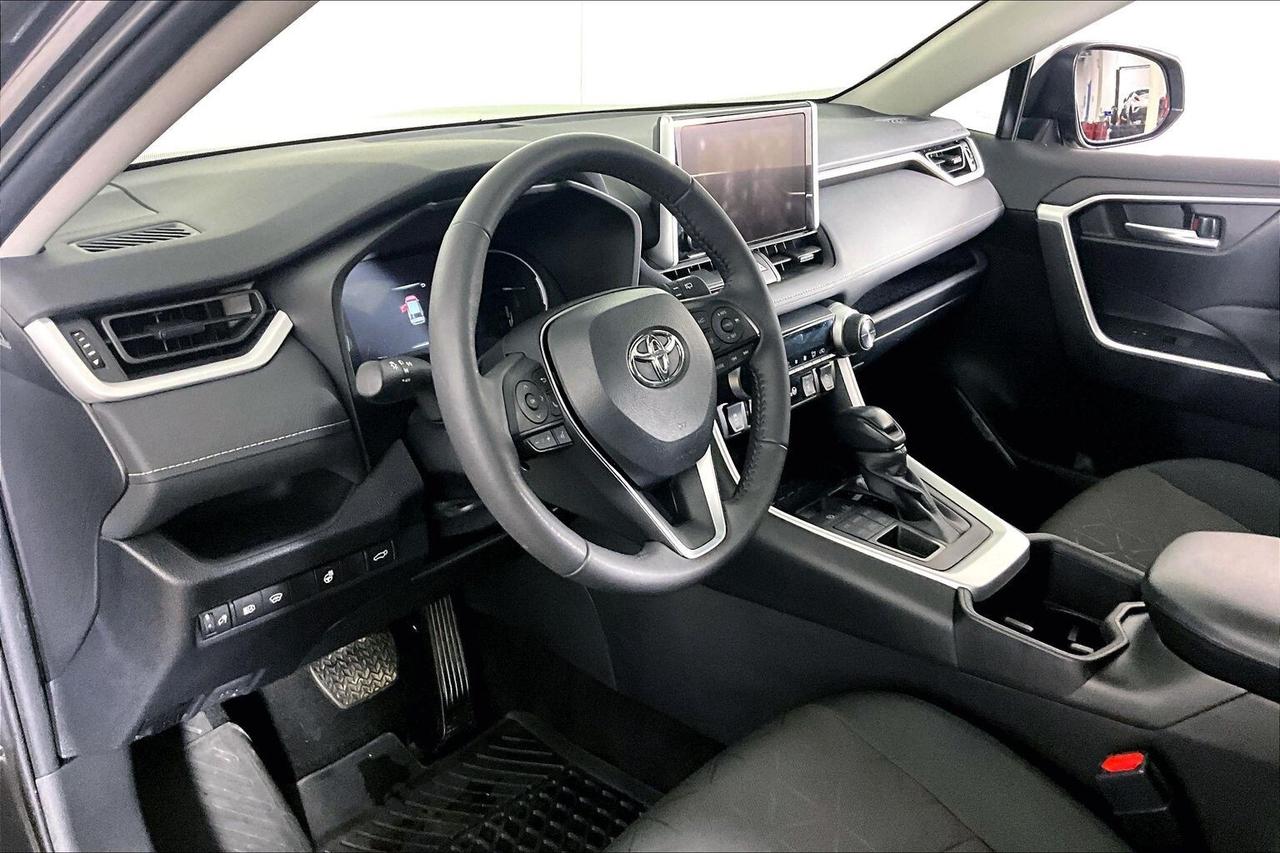 2024 Toyota RAV4 XLE AWD Photo