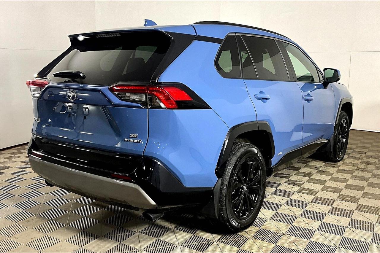 2024 Toyota RAV4 Hybrid SE AWD Photo