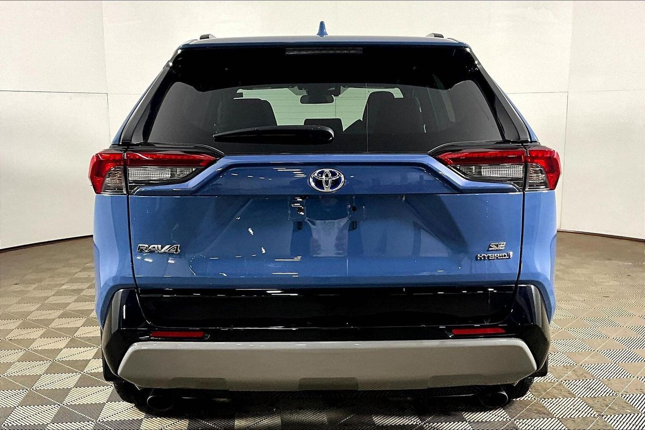 2024 Toyota RAV4 Hybrid SE AWD Photo