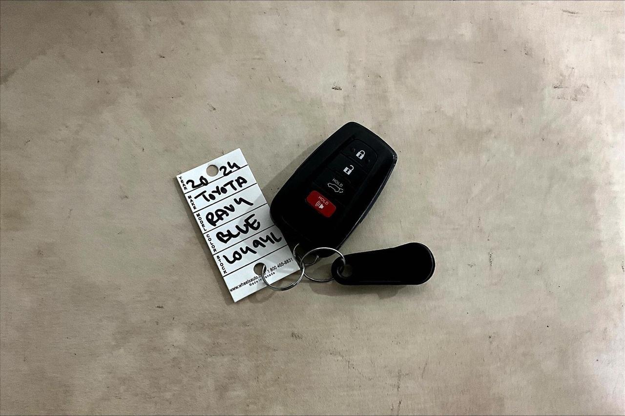 2024 Toyota RAV4 Hybrid SE AWD Photo