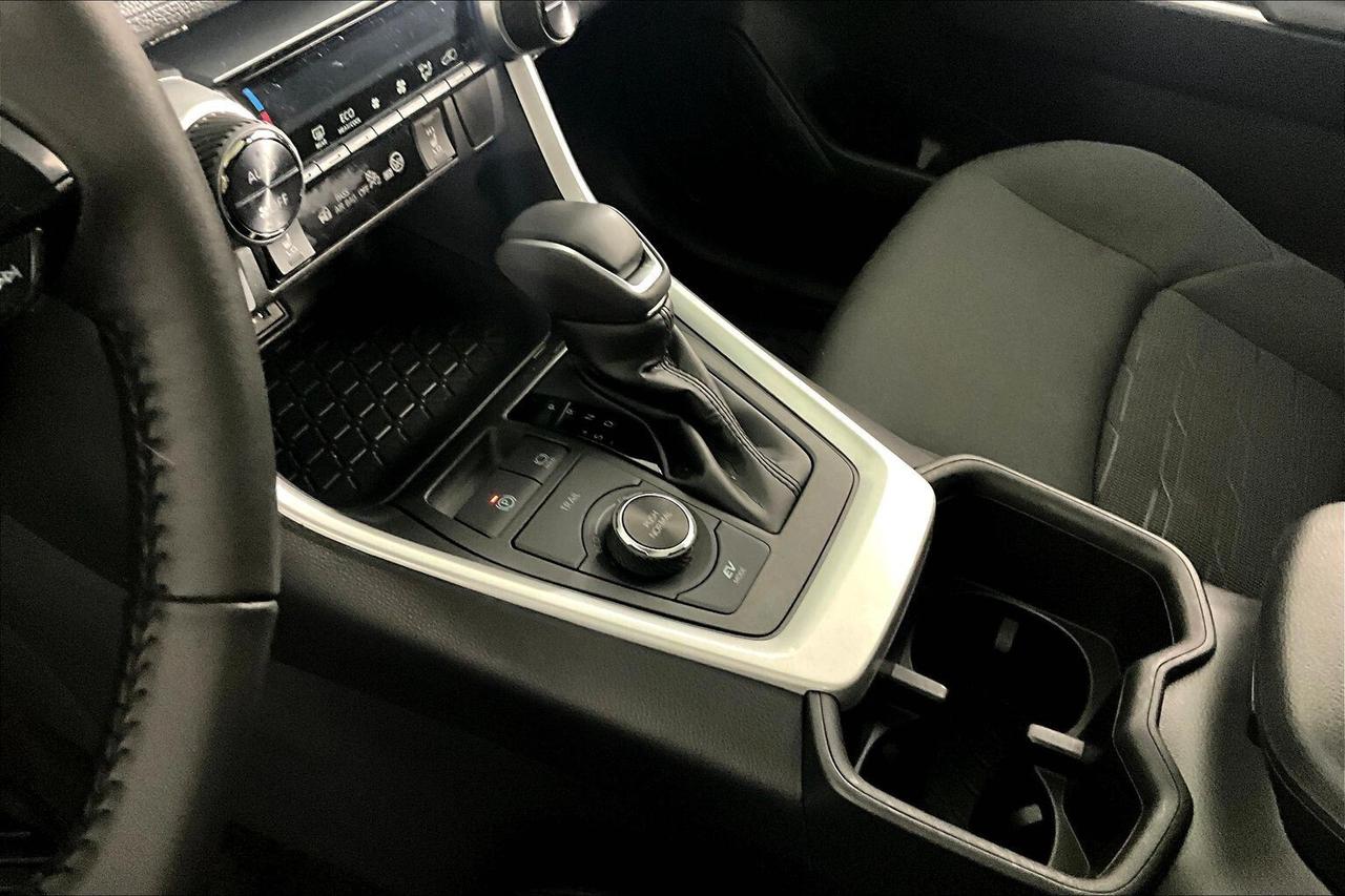 2024 Toyota RAV4 Hybrid SE AWD Photo