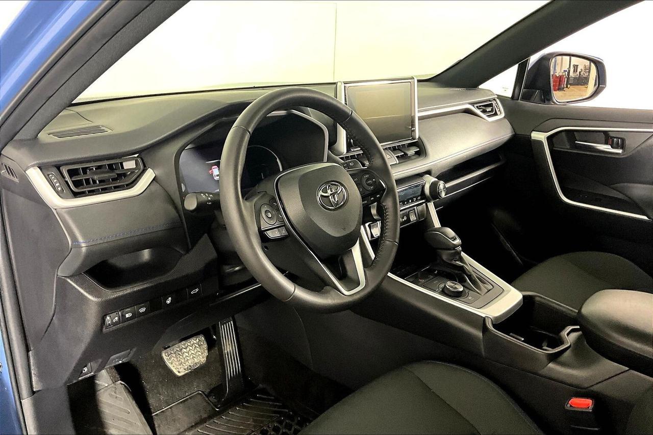 2024 Toyota RAV4 Hybrid SE AWD Photo