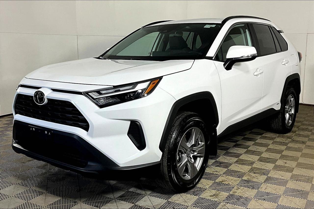 2025 Toyota RAV4 Hybrid XLE AWD Photo0