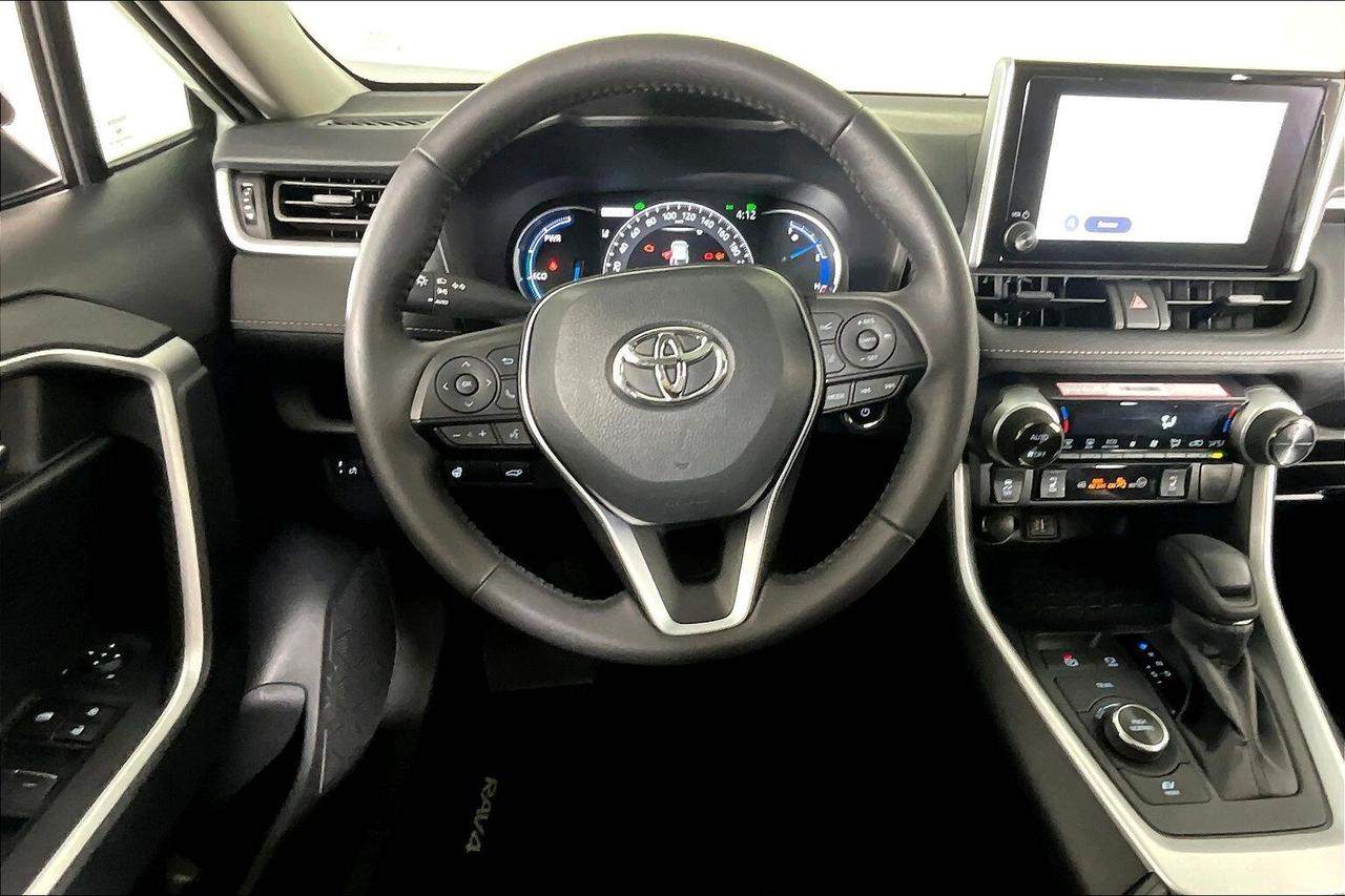 2025 Toyota RAV4 Hybrid XLE AWD Photo4