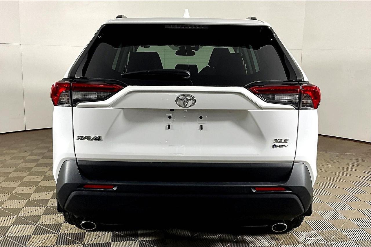 2025 Toyota RAV4 Hybrid XLE AWD Photo