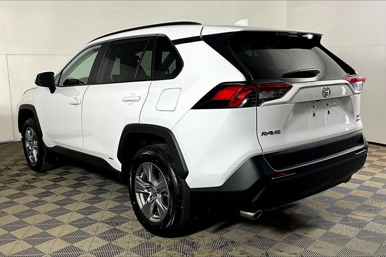 2025 Toyota RAV4 Hybrid XLE AWD Photo
