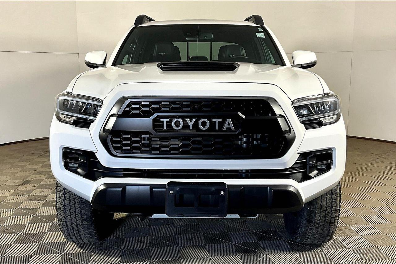 2023 Toyota Tacoma 4x4 Double Cab Auto SB Photo2