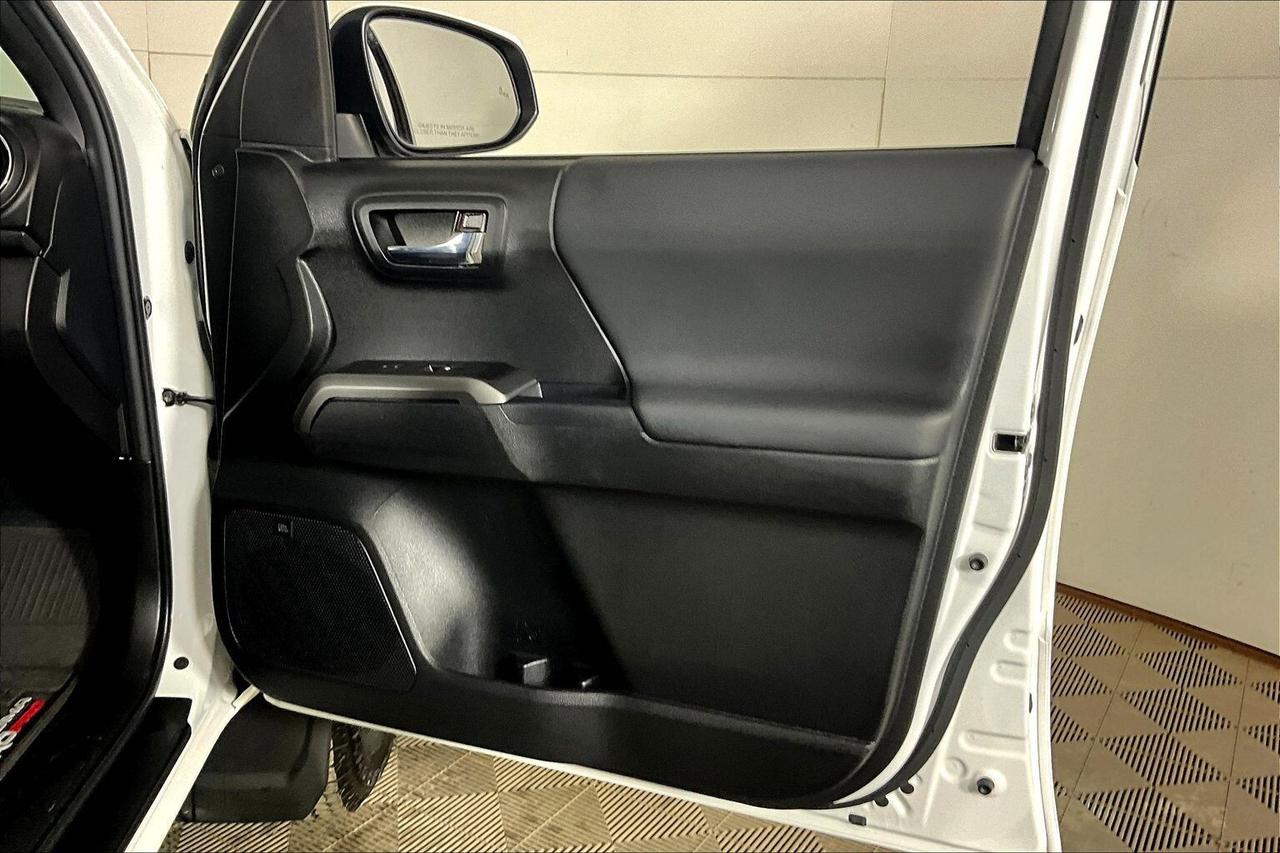 2023 Toyota Tacoma 4x4 Double Cab Auto SB Photo