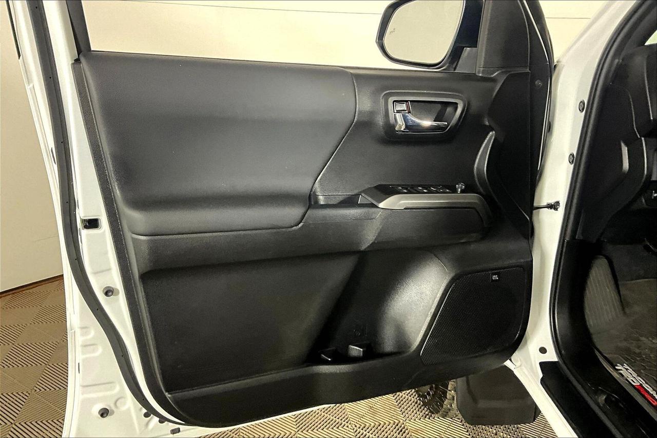 2023 Toyota Tacoma 4x4 Double Cab Auto SB Photo