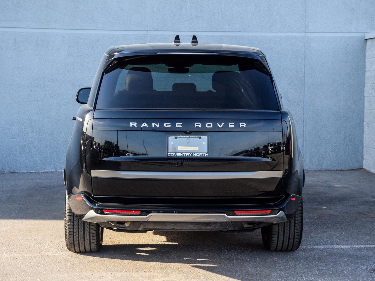 2025 Land Rover Range Rover P550e SE SWB Photo