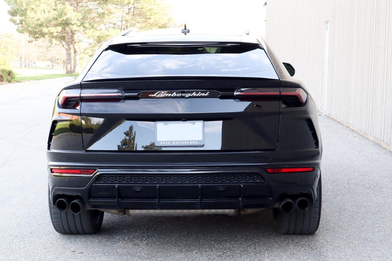 2019 Lamborghini Urus  Photo3