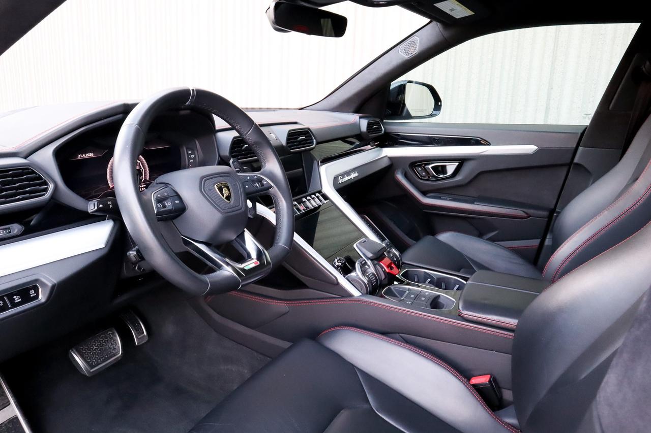 2019 Lamborghini Urus  Photo