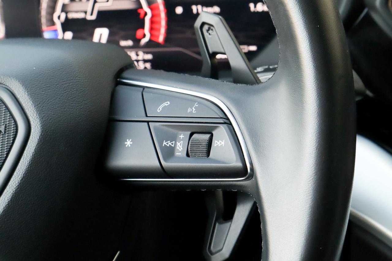 2019 Lamborghini Urus  Photo