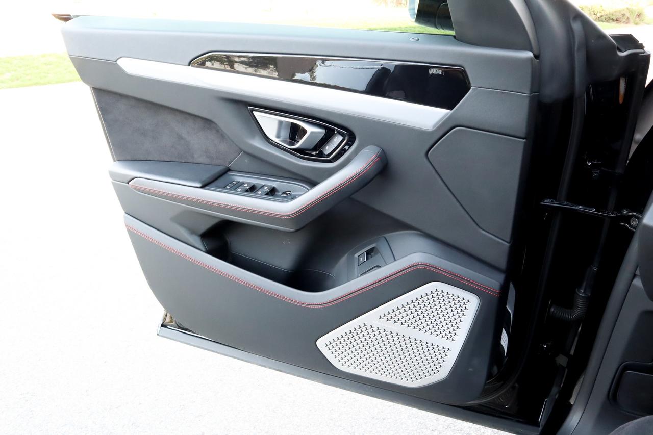 2019 Lamborghini Urus  Photo