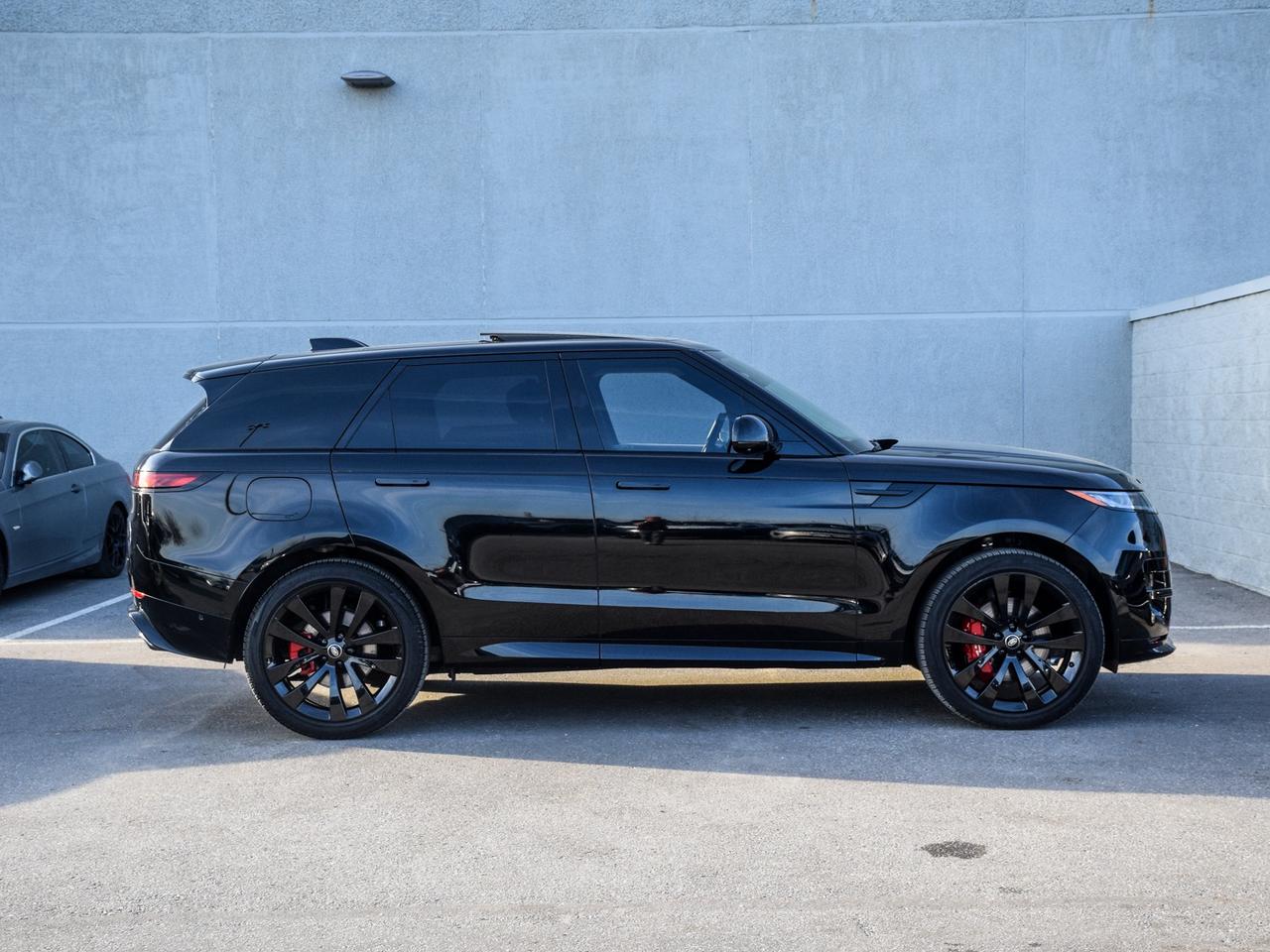 2024 Land Rover Range Rover Sport P400 Dynamic SE Photo2