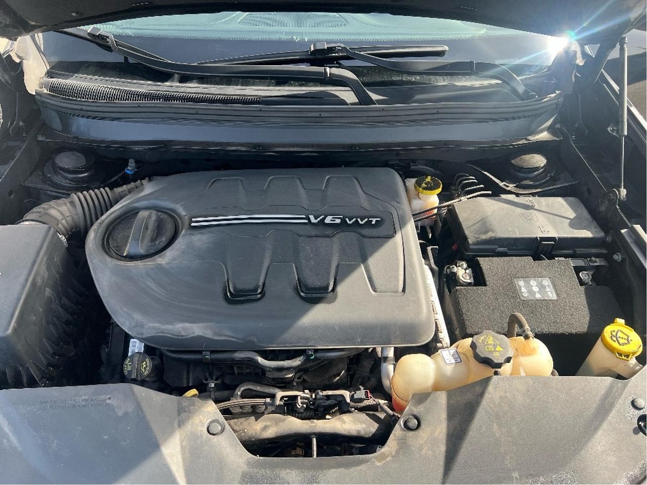 2019 Jeep Cherokee North 4x4 V6 *CLEAN CARFAX *ONE OWNER *CERTIFIED Photo