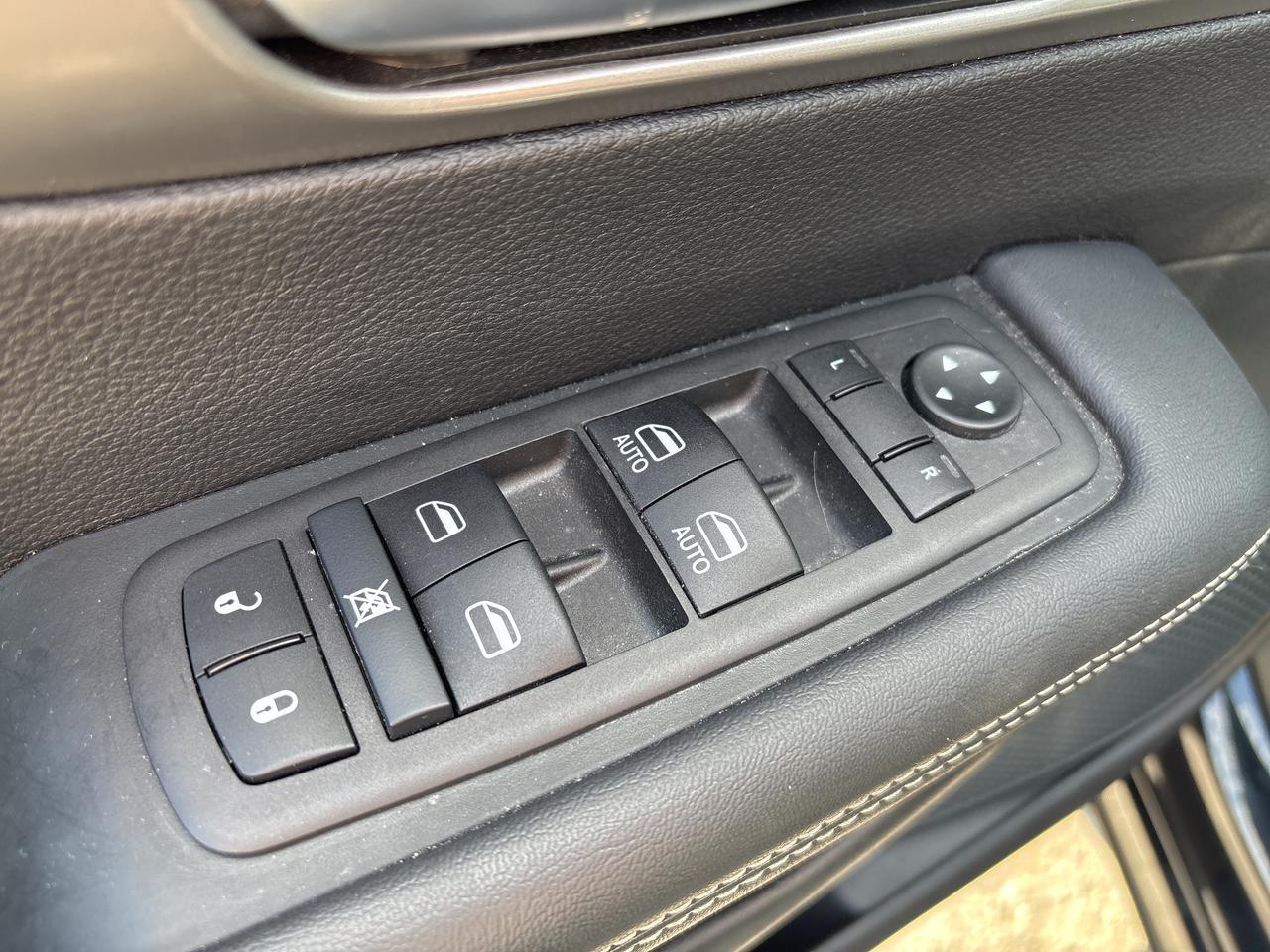 2025 Chrysler Grand Caravan SXT Photo