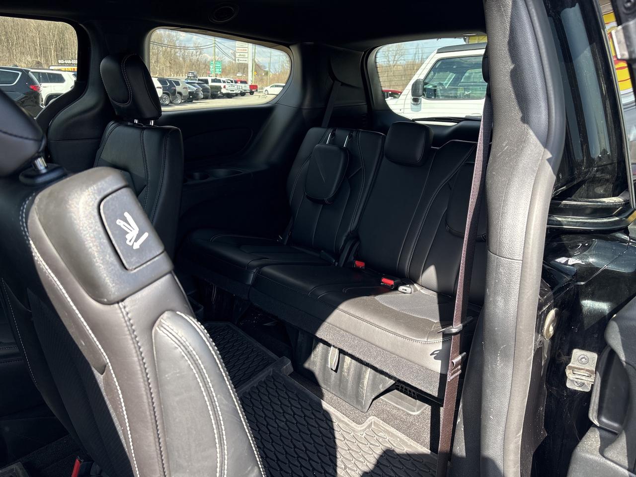 2025 Chrysler Grand Caravan SXT Photo