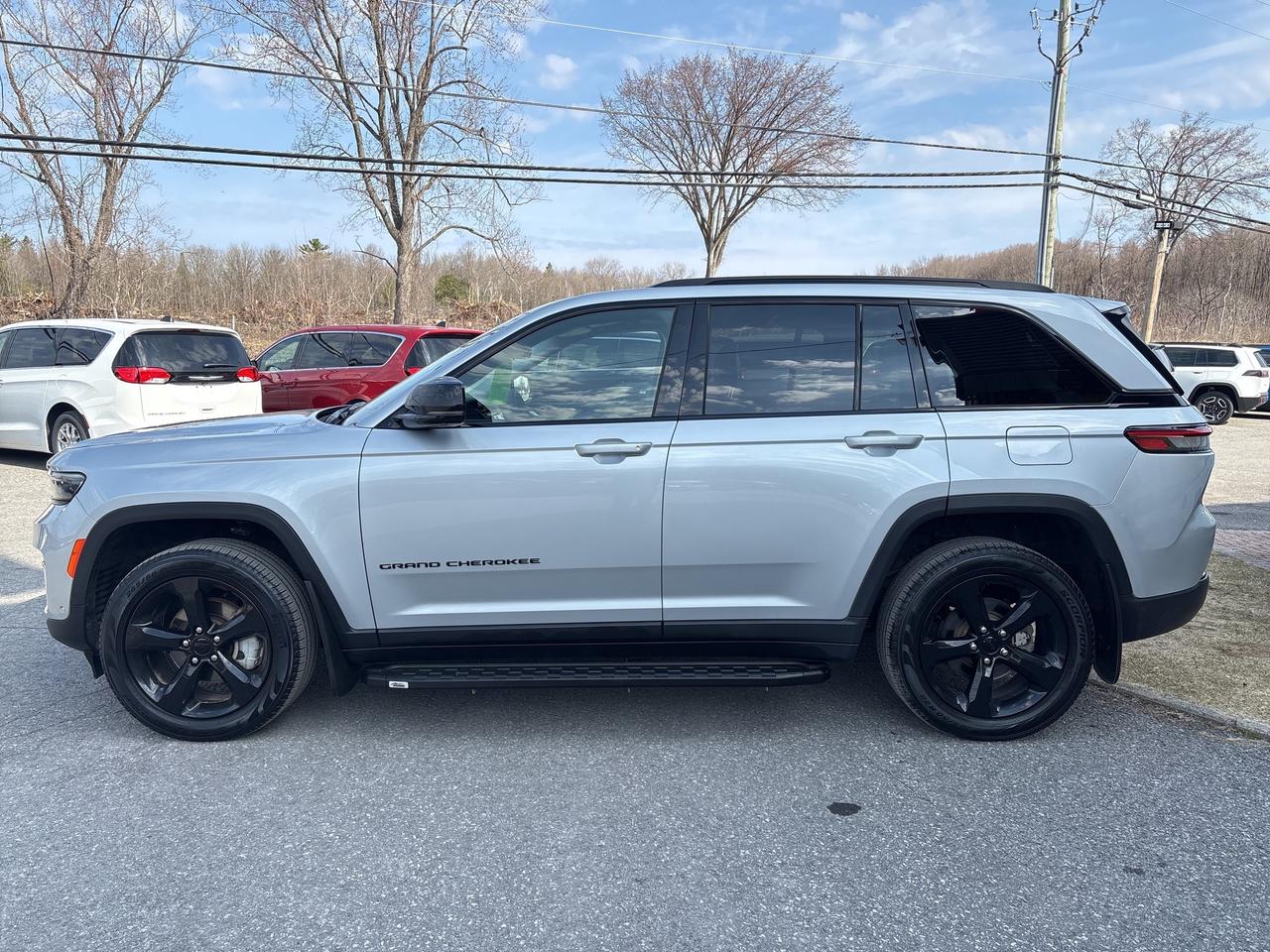 2023 Jeep Grand Cherokee Limited Photo3
