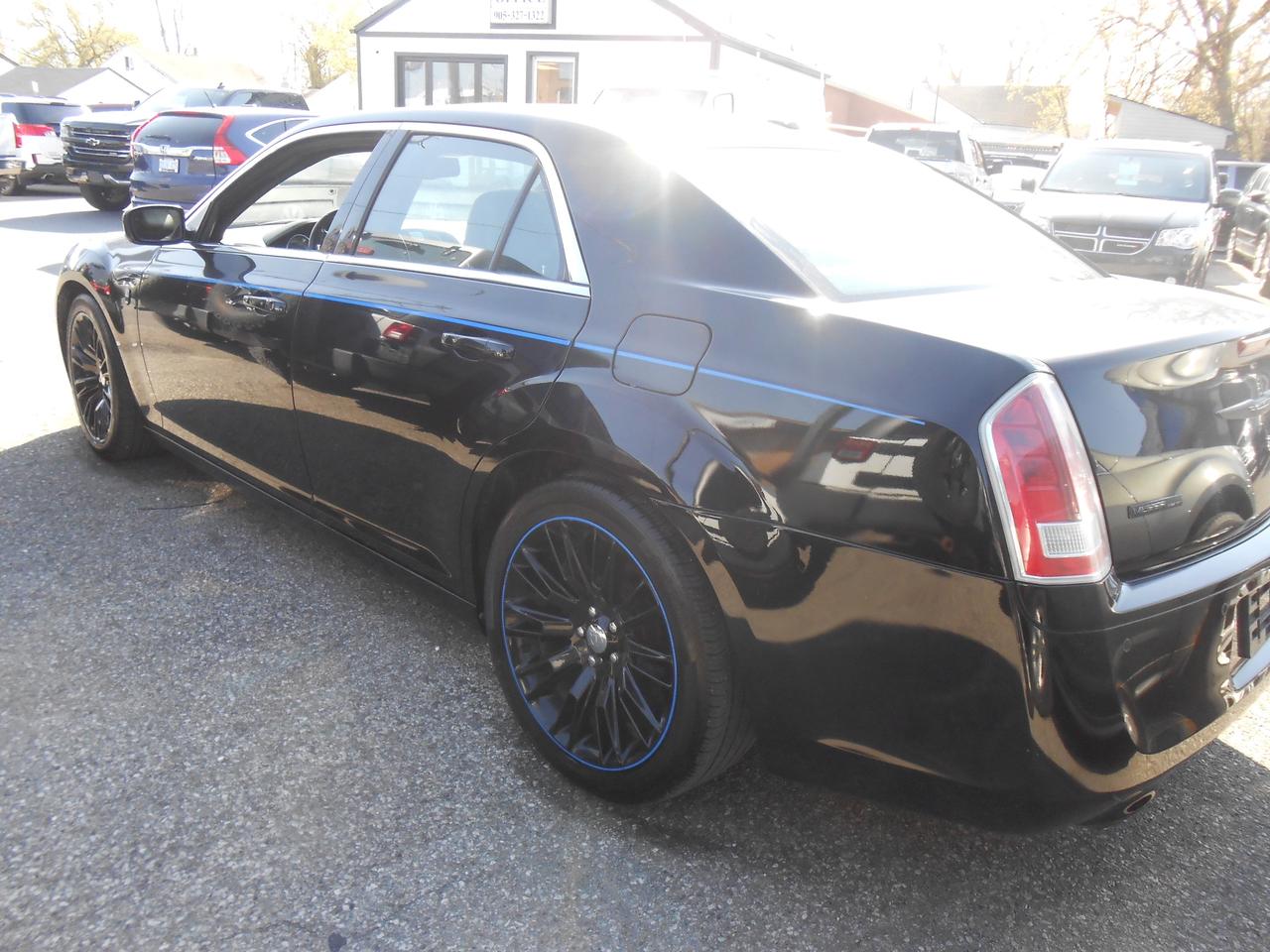 2012 Chrysler 300 4dr Sdn V8 300S RWD LOADED MOPAR 12 Photo2