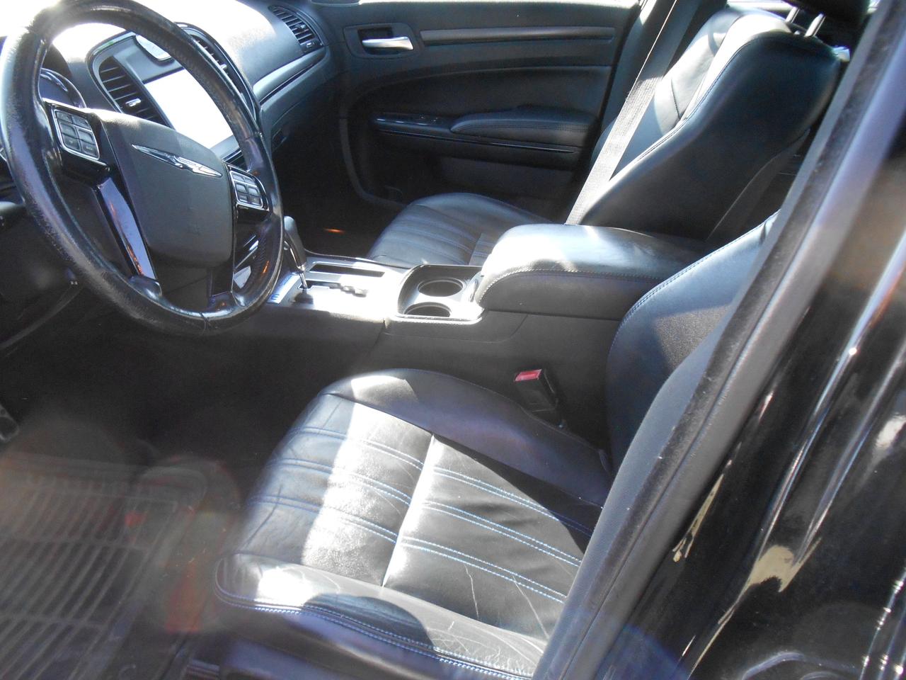 2012 Chrysler 300 4dr Sdn V8 300S RWD LOADED MOPAR 12 Photo4