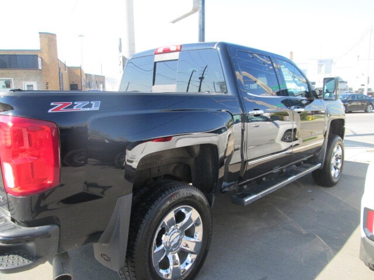 2017 Chevrolet Silverado 1500 4WD Crew Cab 143.5  LTZ w-2LZ, Leather, Lift Kit Photo