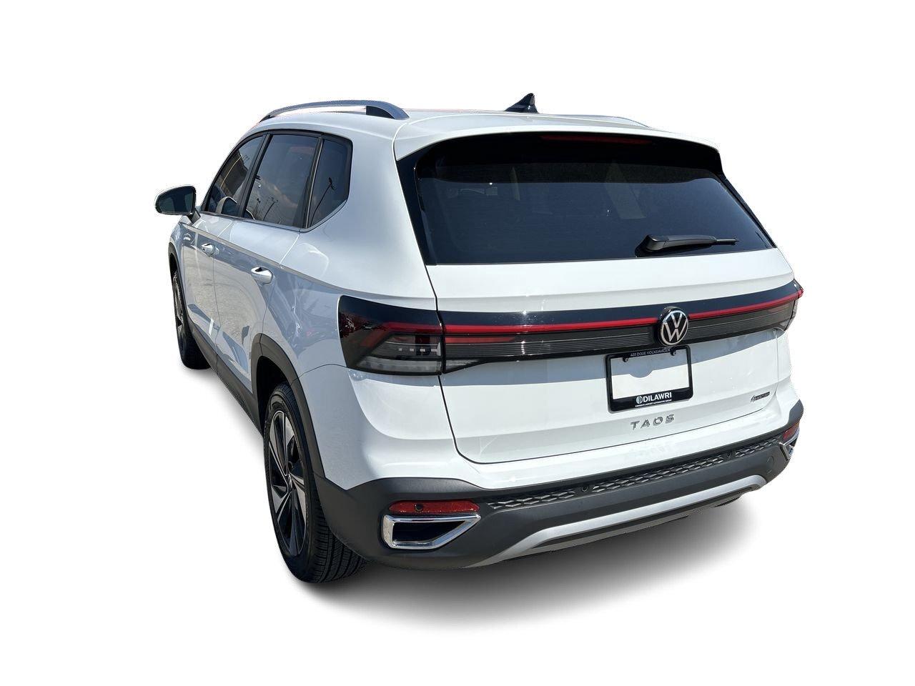 2025 Volkswagen Taos Highline 4MOTION Alloy Wheels  Leather  Sunroof  R Photo