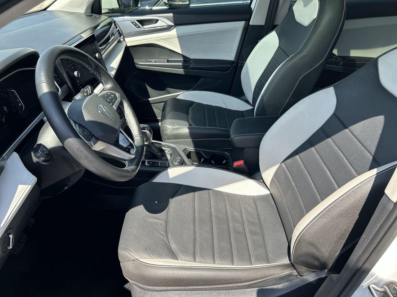 2025 Volkswagen Taos Highline 4MOTION Alloy Wheels  Leather  Sunroof  R Photo