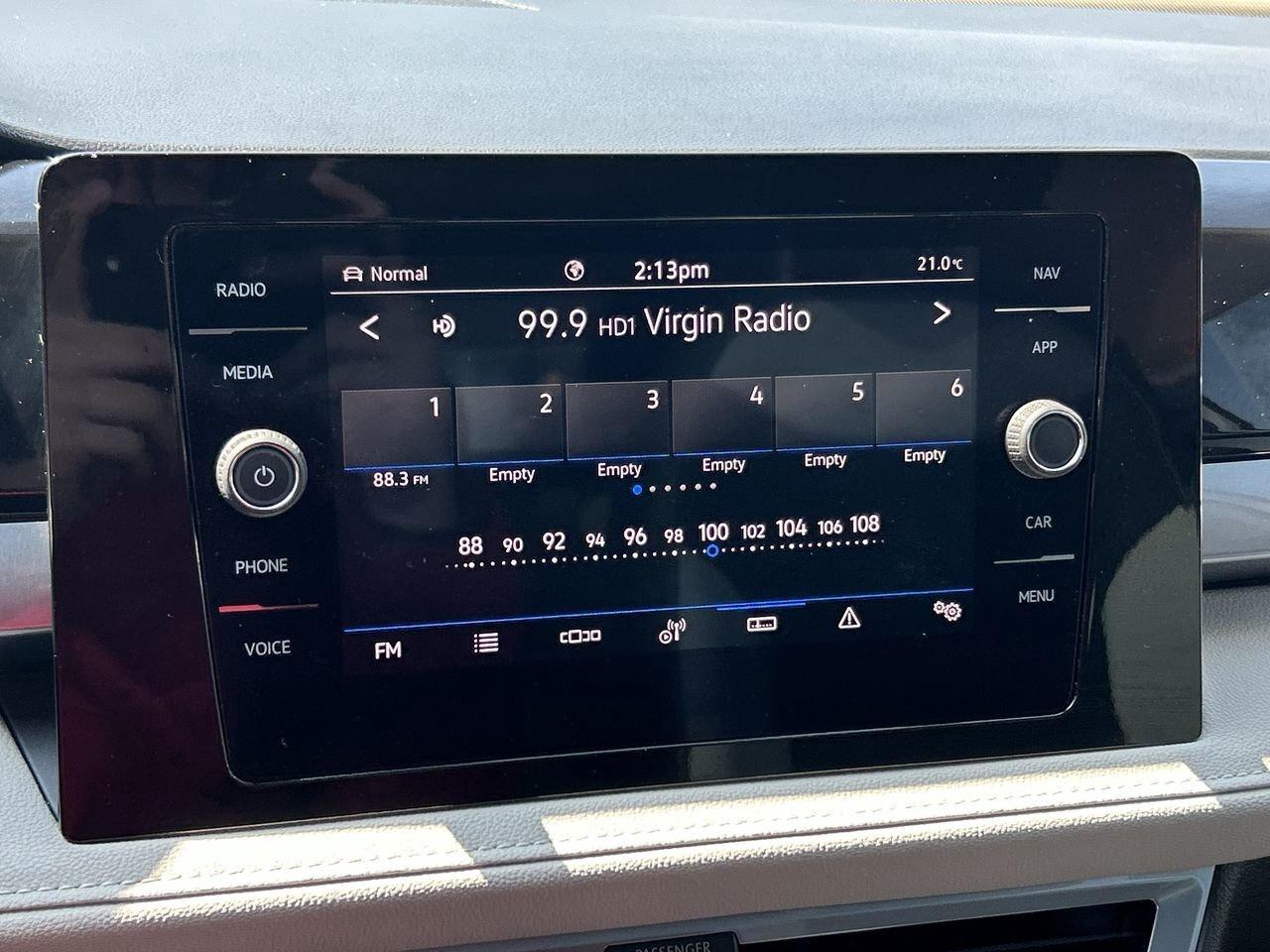 2025 Volkswagen Taos Highline 4MOTION Alloy Wheels  Leather  Sunroof  R Photo