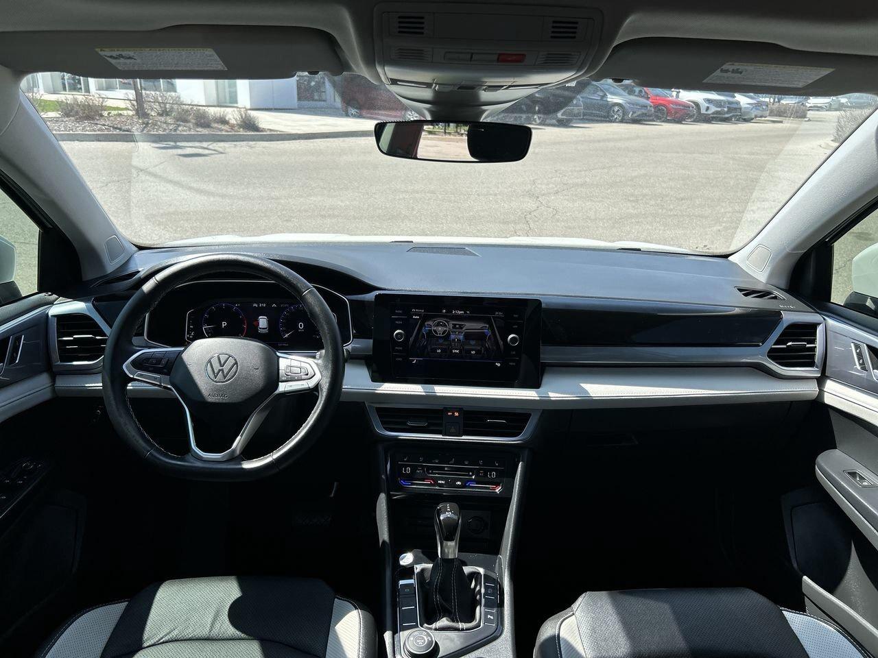 2025 Volkswagen Taos Highline 4MOTION Alloy Wheels  Leather  Sunroof  R Photo