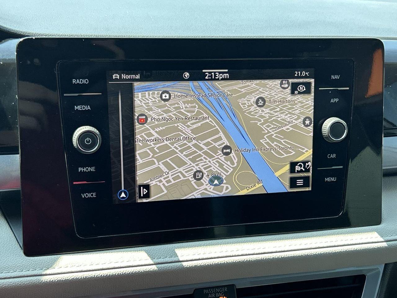 2025 Volkswagen Taos Highline 4MOTION Alloy Wheels  Leather  Sunroof  R Photo