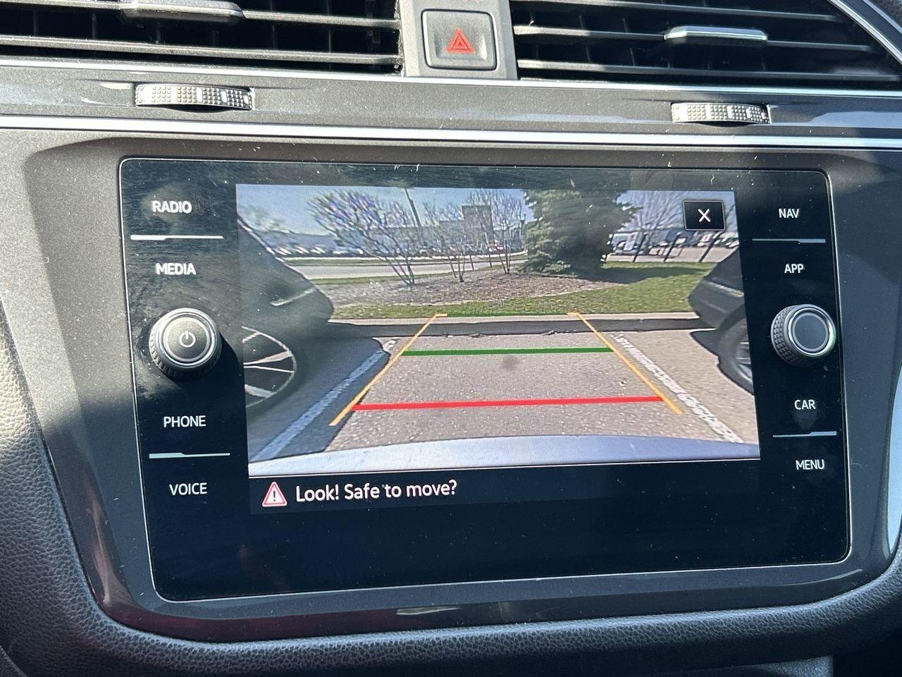 2023 Volkswagen Tiguan Highline 2.0T 8sp at w/Tip 4M Leather  Alloy Wheel Photo