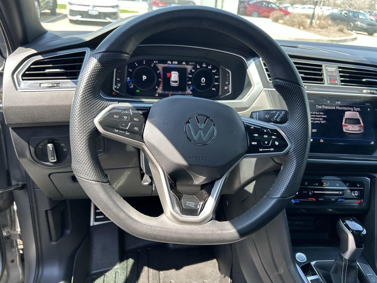 2023 Volkswagen Tiguan Highline 2.0T 8sp at w/Tip 4M Leather  Alloy Wheel Photo