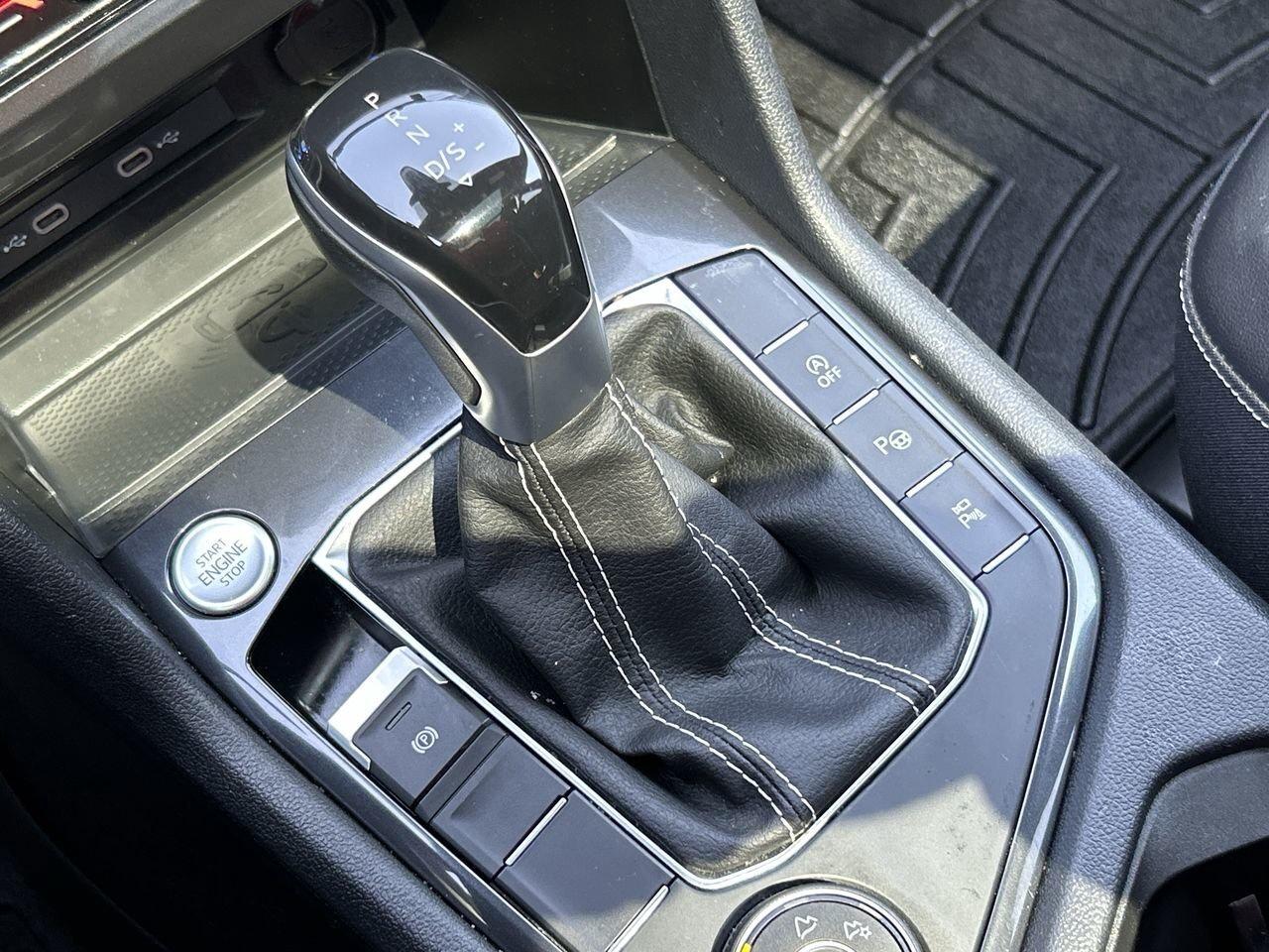 2023 Volkswagen Tiguan Highline 2.0T 8sp at w/Tip 4M Leather  Alloy Wheel Photo